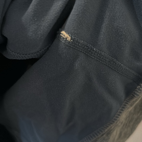 Bench double layer workout tank top size medium - Picture 4 of 6